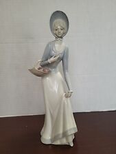 Porcelain Figurine Lady in Bonnet w/ Basket To the Market Spain Miguel Requena picture