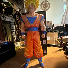 Dragon Ball Z Son Goku Super Saiyan Plastic Figure - Orange & Blue Outfit picture