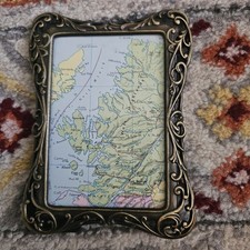 Beautiful Heavy Metal Ornate Photo Frame Gold Tone 1-3.5 x 5 in Photo  picture
