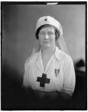 Photo:Mrs. E.S. Sand Red Cross Nurse Portrait 1910s picture