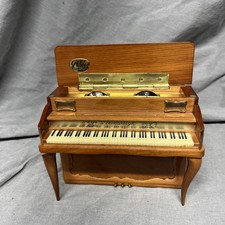 VINTAGE STEINWAY  PIANO TRANSISTOR AM RADIO --UNTESTED picture