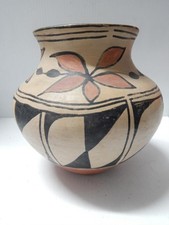 EPIC ANTIQUE SANTO DOMINGO PUEBLO INDIAN POTTERY OLLA FORM POT - concave base picture