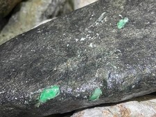 Natural Burmese Jadeite Jade Rough Stone - Raw Gemstone Specimen Green 1.050 kg picture