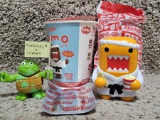 Karate Domo Vinyl Figure - Orange (1 in 12) Rokimoto Domo Slurprise - Series 6 picture