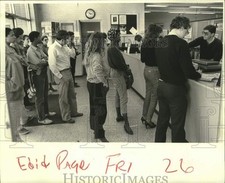 1985 Press Photo Post Office Line, Carrollton, New Orleans - noc09245 picture