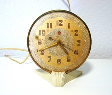 Vintage 1940’s Telechron Table Top Electric Clock - Bakelite Raised Base - As Is picture