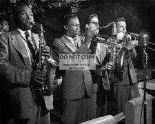 CHARLIE PARKER & MILES DAVIS IN NEW YORK CITY JAZZ LEGENDS - 8X10 PHOTO (BB-557) picture
