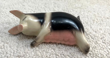 VTG Hagen Renaker Mini Pig Sleeping MaMa Black & Pink picture