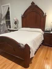 True Antique Turn-of-the-Century Matelassé Bed Coverlet 90
