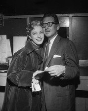 Actress Eleanor Parker artist Paul Clemens receive a marriage lice- Old Photo picture