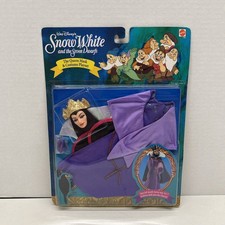 1992 Disney's Snow White and the Seven Dwarfs The Queen Mask & Costume Playset picture