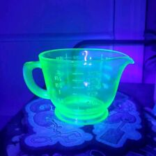 Vintage Vaseline Uranium Green Footed 2 Cup Measuring Cup TINY CHIP READ picture