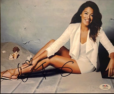 GINA RODRIGUEZ SIGNED AUTOGRAPH 8x10 PHOTO PSA/DNA COA ACTRESS MODEL picture