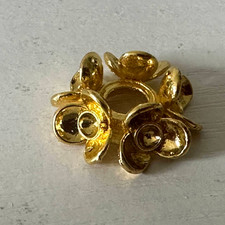 Natural crystal ball with small flowers100 picture
