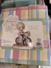 2004 Precious Moments Friendship and Fun Under the Sun Members Figurine PM0041 picture