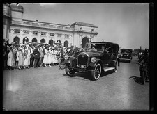 Photo:Washington D.C. Union Station 1920s Automobiles Crowd Street Scene picture