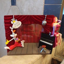 Disneyland 3D Picture Frame 1990’s Vintage Roger Rabbit Jessica leg swings picture