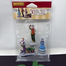 Lemax Under The Mistletoe Christmas Caddington Village #22116 3 Figurines 2022 picture