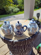 Vintage 1960 Zhong guo Zhi Zao Mini white and blue tea coffee pot 3.25”Tall picture
