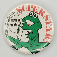 Vintage Girl Scouts Superstar Frog Reading Read It Pinback Button picture