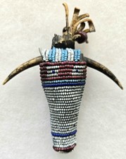 ANTIQUE NATIVE AMERICAN BEADED UMBILICAL BULL - STEER AMULET FETISH - RARE picture