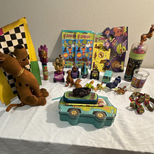 Scooby-Doo 1996-2002 Toy Lot Mystery Machine Tin Figures Accessories picture