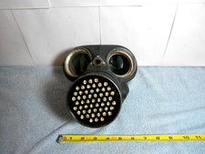 ANTIQUE VINTAGE 1946 MILITARY RUBBER GAS MASK - ROUND EYE LENSES + FILTER - L545 picture