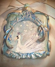 Beautiful Swan Christmas Ornament picture