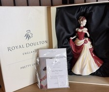 NEW IN BOX ROYAL DOULTON PRETTY LADIES FIGURE OF THE YEAR 2007  HN5143 picture
