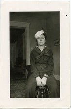 PRETTY YOUNG WOMAN SAILOR SUIT FASHION HOME PORTRAIT VINTAGE SNAPSHOT PHOTO picture