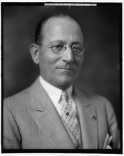 Photo:Sam Parker Major 1920s Portrait Glasses Suit picture