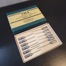 Vintage VITA Stainless Steel Veterinary Hypodermic Needles Box 1 Dozen Box picture