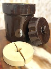 VINTAGE 2 LITER STONEWARE FERMENTATION CROCK WITH WATER-SEALED LID WEIGHTS picture
