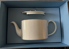 Wedgwood Arris Gio Gold teapot tea pot geometric honeycomb pattern (Wedgewood) picture