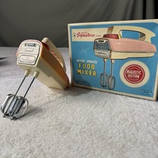 Vtg Mid Century Modern Toy Kitchen Pink Drink Hand Mixer Novelty Box Atomic MCM picture