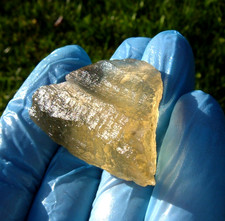 Libyan Desert Glass Meteorite Tektite impact specimen( 124 crt) Natural Hole picture