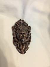 Carved wooden lion head wall hanging - please read picture