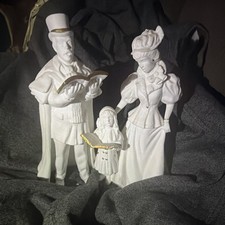 Lenox 1991 Christmas Carollers Porcelain Figurine Music Box Ornament picture