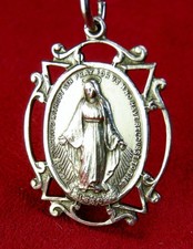 BERTHA'S VINTAGE 1930 CATHOLIC MIRACULOUS MEDAL CENTENIAL STERLING ROSARY MEDAL picture