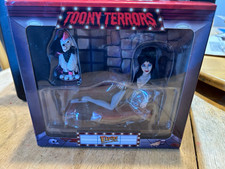 NECA Toony Terrors Elvira Figure 2023 Boxed Original Unopened w/ Accessory picture