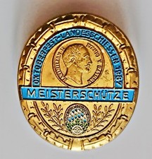 VINTAGE GOLD 1987 OKTOBERFEST KING MAXIMILIAN II MEDAL GERMAN SHOOTING BADGE PIN picture