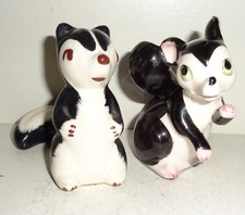 VINTAGE 1940'S PORCELAIN SKUNK FIGURINE SET BEAUTIFUL DESIGN NR picture