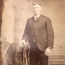 c1880s Finely Dressed Gentleman Cabinet Card 4.25