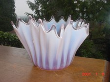 OLD FOSTERIA PINK HEIRLOOM OPALESCENT GLASS FREE FORM HANDKERCHIEF BOWL picture