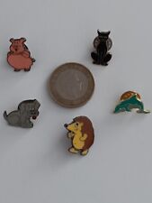 Animal pin badges. 1000 New in poly bags 5  designs great for fundraising.  picture