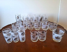 17 VTG MCM Set Multi Sizes Vintage Libbey Glasses Frosted Silver Leaf picture