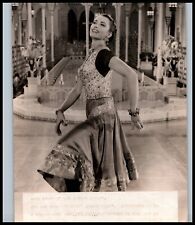 Betta St. John (1950s) Beauty Hollywood Actress Glamorous Pose Photo K 174 picture