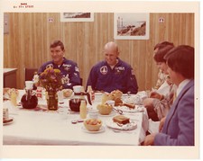 NASA Red # S-77-27525 SHUTTLE ALT FREE FLIGHT 8-12-1977 Original Foto, Kodak wm picture