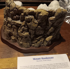RARE Danbury Mint Mount Rushmore Statue USED WITH CERTIFICATE LTD EDITION picture