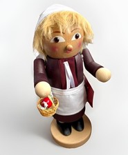 2025 Steinbach Mrs. Pilgrim Chubby Size Nutcracker 11